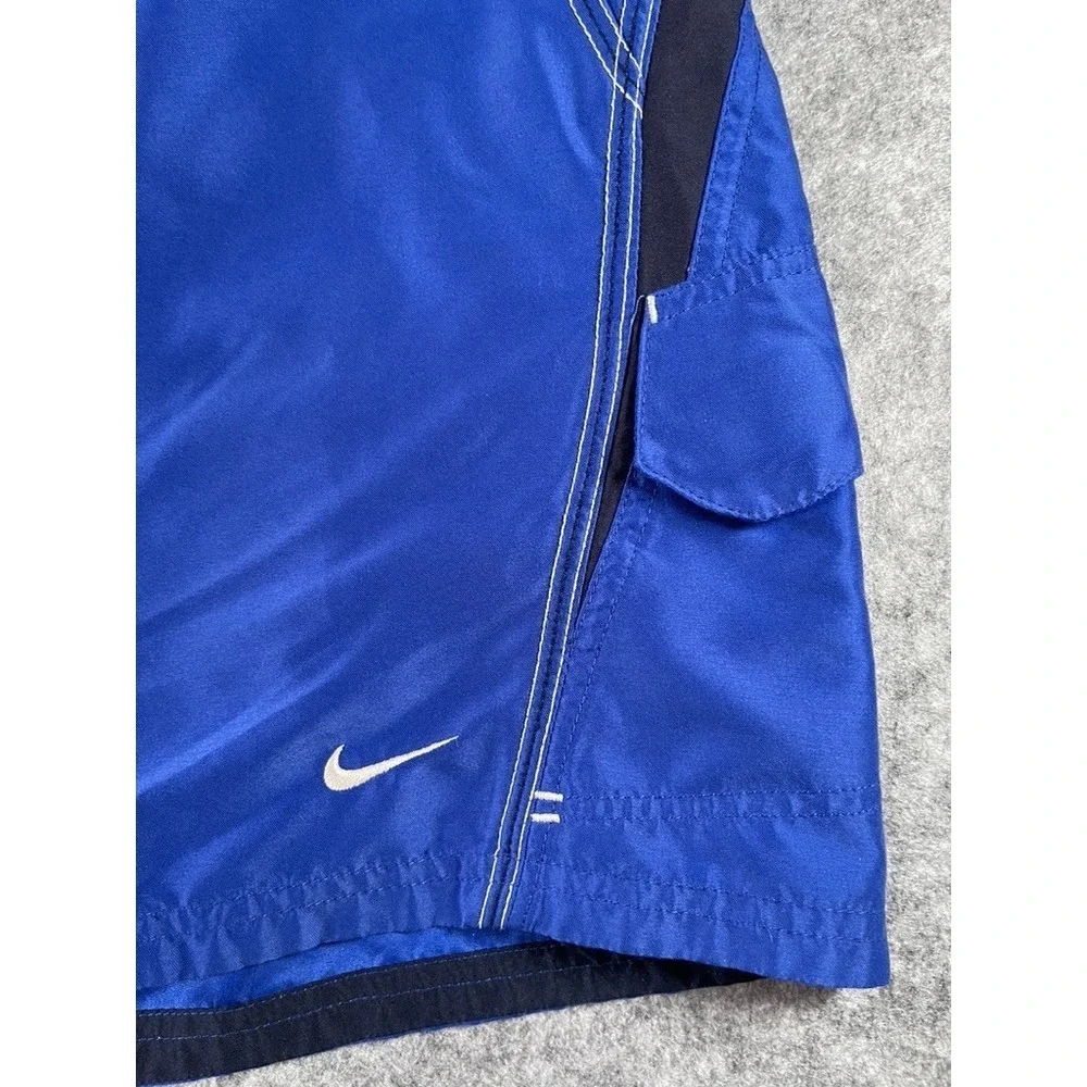 Nike men's blue mesh-lined swim trunks Size L‎